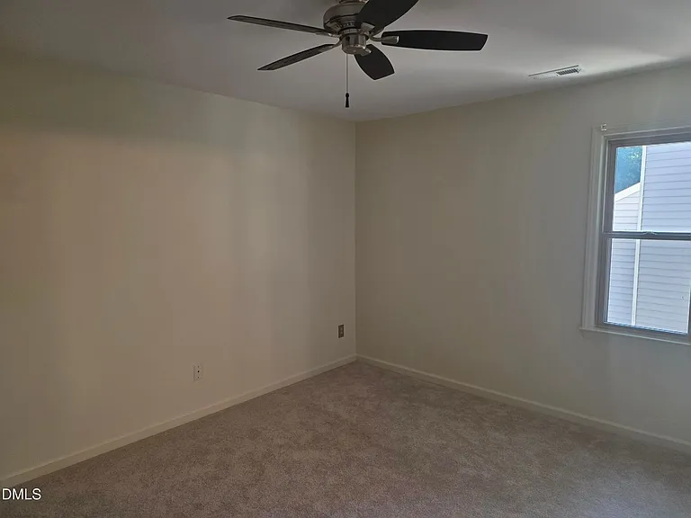 6550 Thetford Ct — Photo 10
