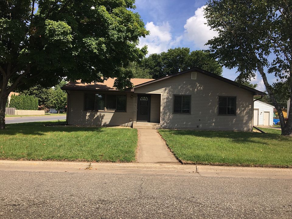 1st image of 812 15th St W