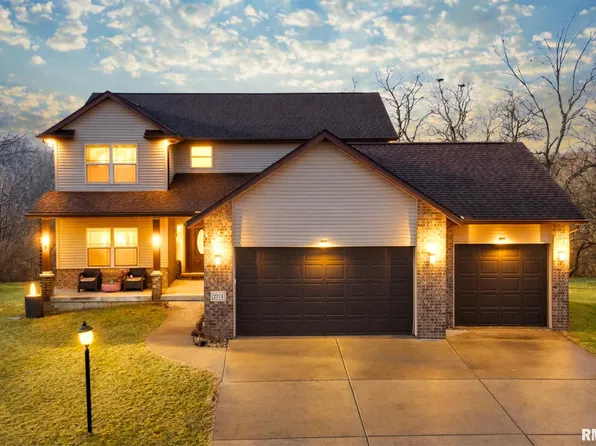 2714 W Stonehenge Ct, Peoria, IL 61615