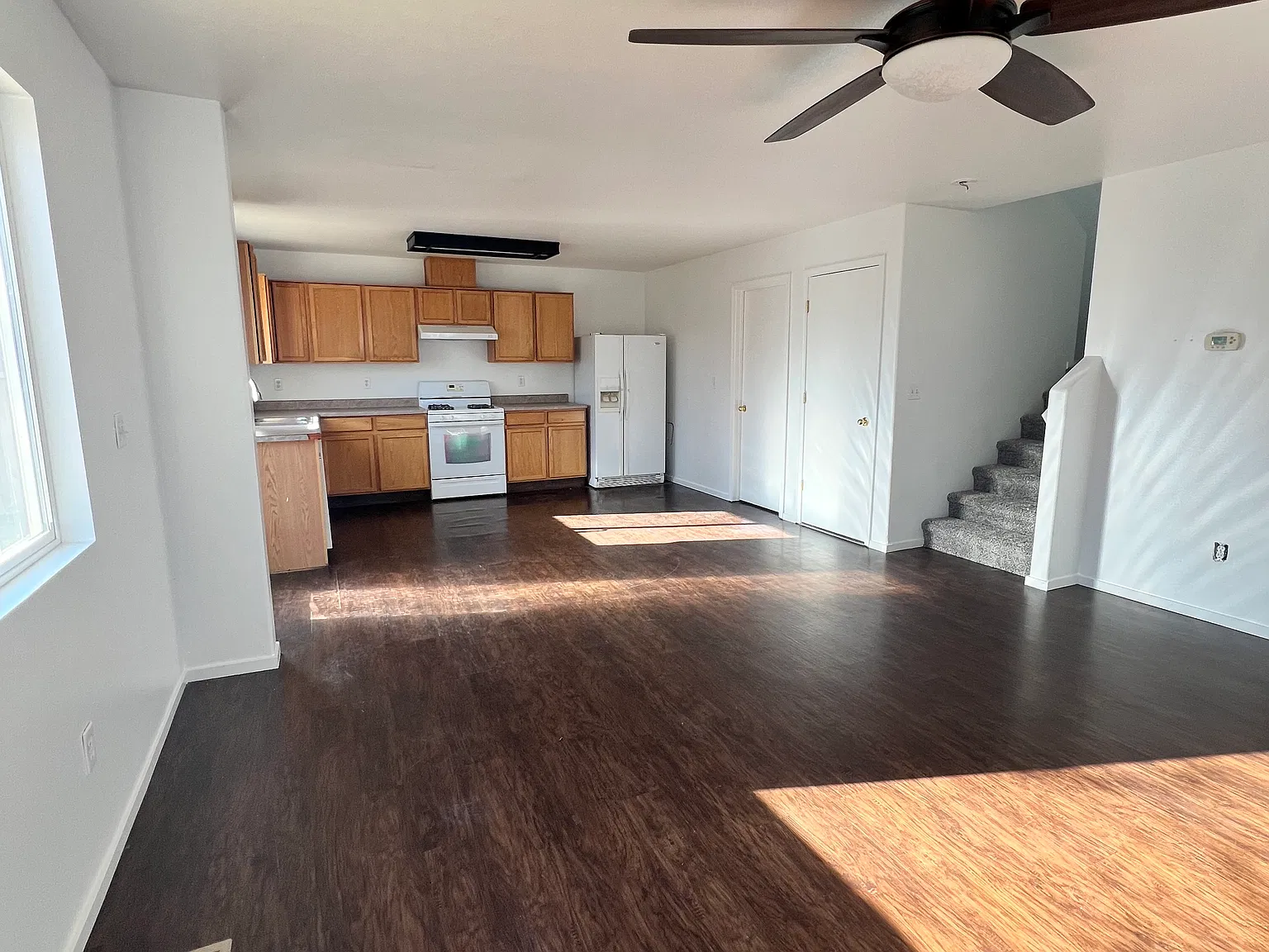 3 bed, 2.5 bath, 1350 sqft, $2,250 — Photo 4