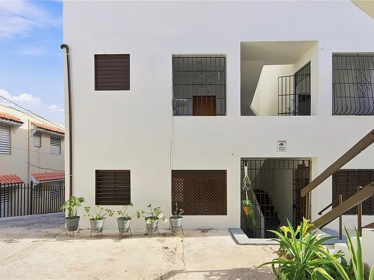 Calle Pineiro #67 Urb. Garcia Ubarri Apt. 1 — Photo 1