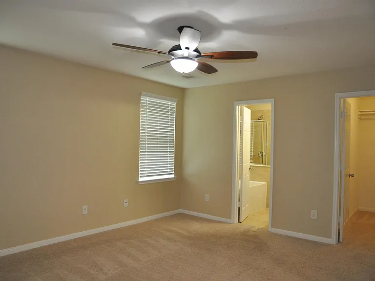 16025 Summerville Lake Dr — Photo 32