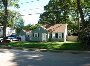 10 Oak Hill Ave, Warwick, RI 02886