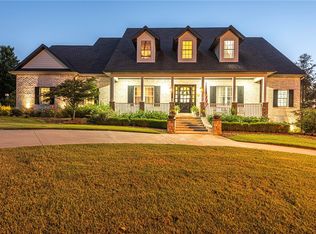 4135 N Shire Pl, Fayetteville, AR 72704