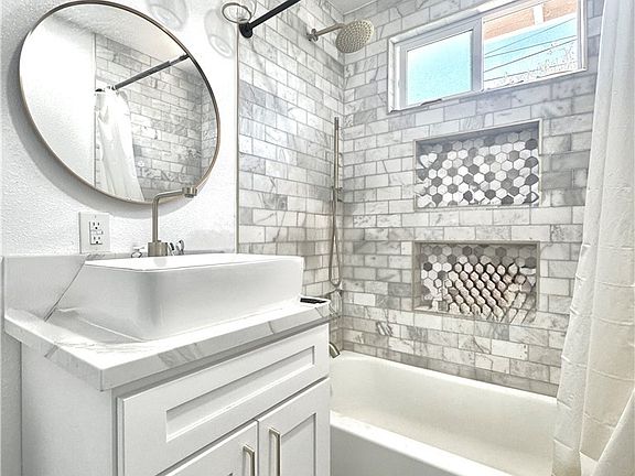 4th image of 3665 Ross St