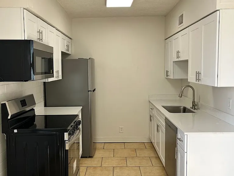 Catalina View Apartments — Photo 60