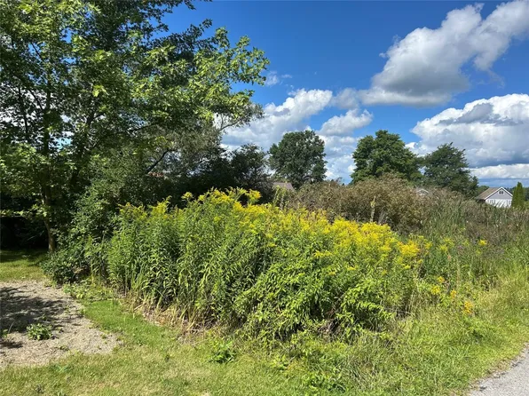 Bay Dr, Conneaut Lake, PA 16316