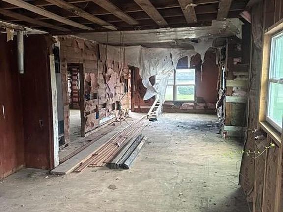 5th image of 1020 Laurel St