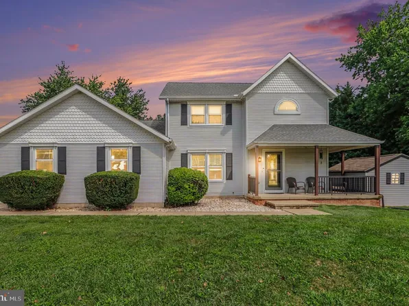 100 Meadow Hill Dr, York, PA 17402