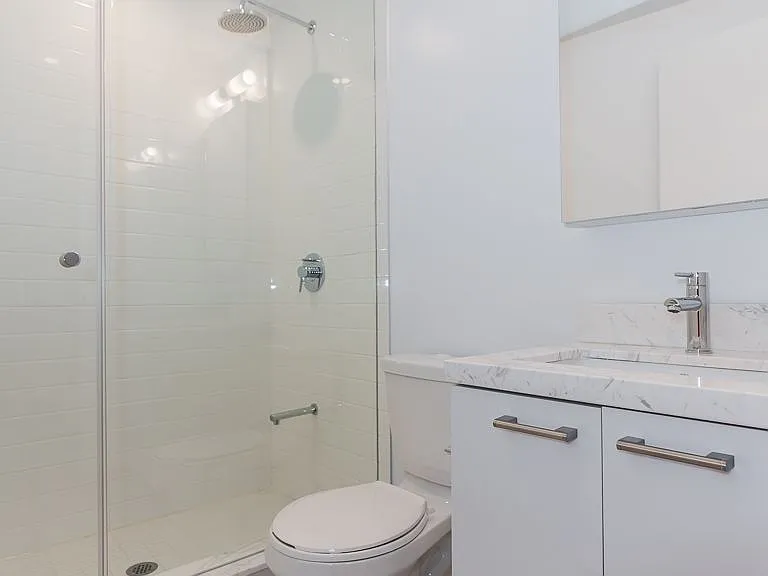 2221 Yonge St #611 — Photo 11