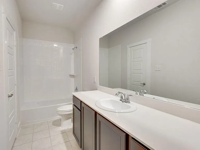 2433 Siskiyou St — Photo 22