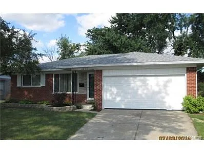 1840 Castleton Dr photo 1