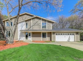 844 Fielding Ln, Hartland, WI 53029