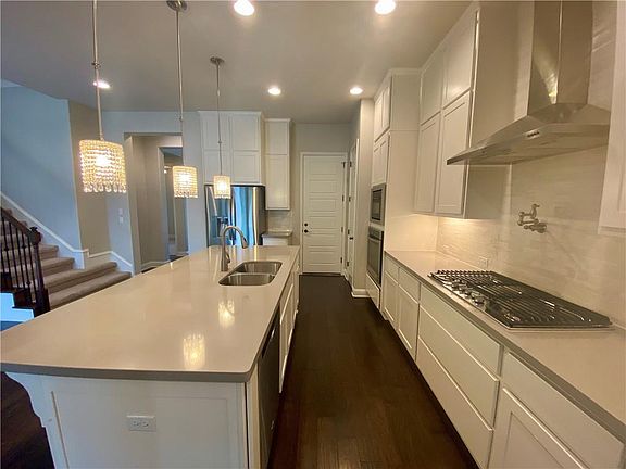 4th image of 6913 Estana Ln