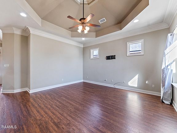 4th image of 410 Milton Estates Ln