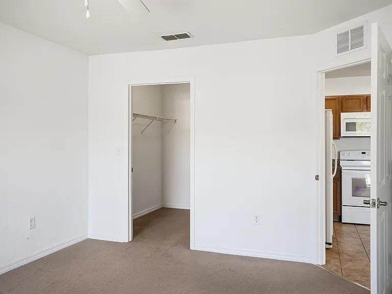 4600 E Moody Blvd #1P — Photo 19