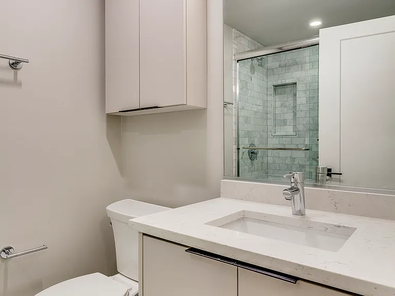 1955 N Lincoln Ave #1A — Photo 9
