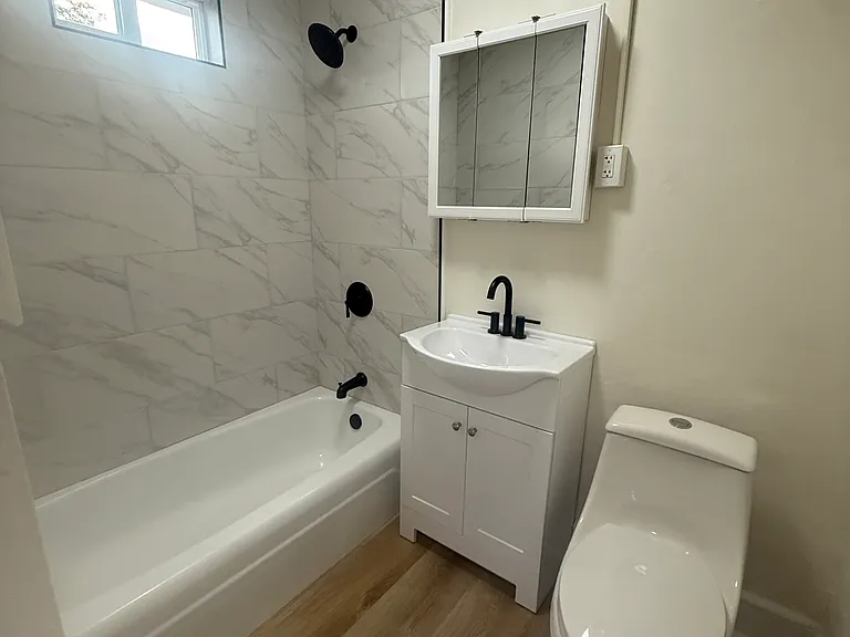 221 N L St #221 — Photo 6