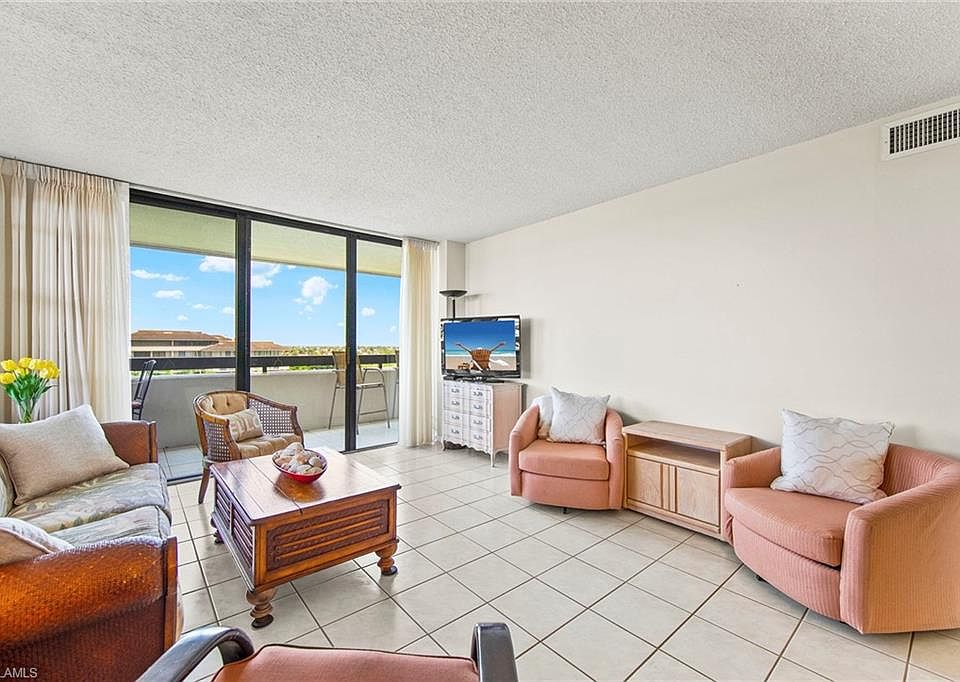 1st image of 651 Seaview Ct Penthouse 4