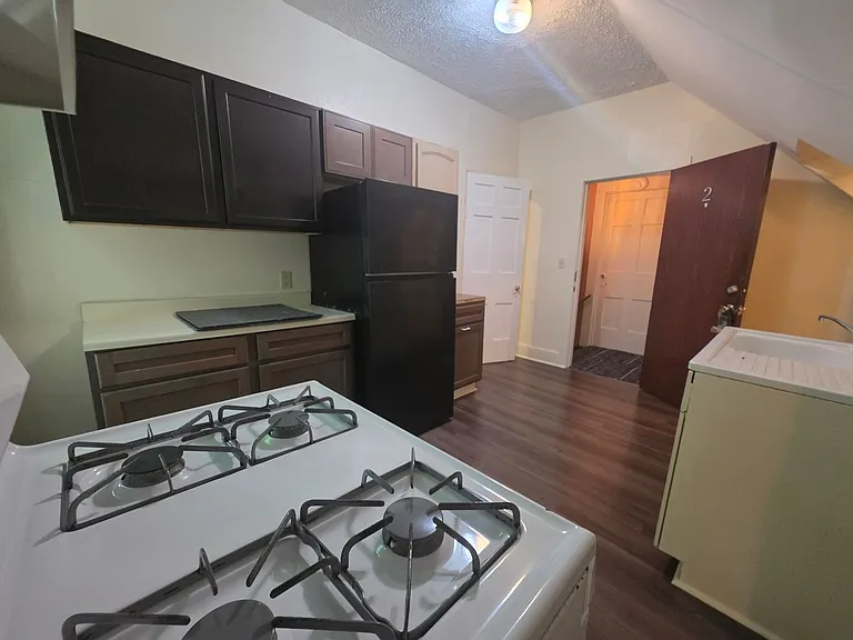 242 W Highland Ave — Photo 4