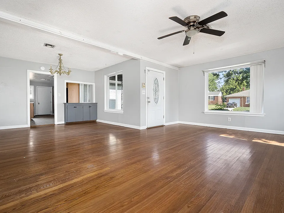 2804 NW 46th St