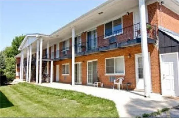 323 N Princeton Ave #8 — Photo 1