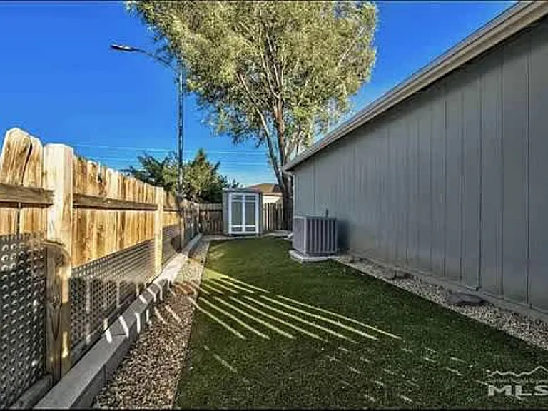 Columbus Way — Photo 16