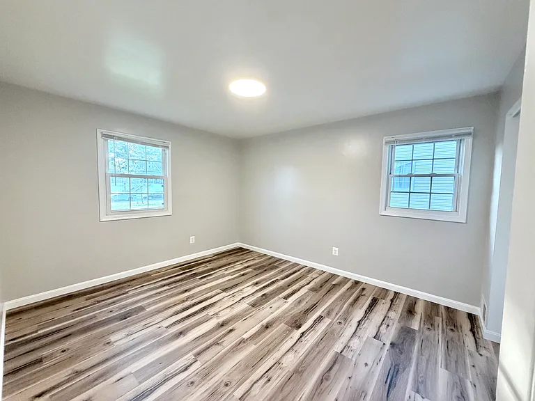 13015 Parkland Dr — Photo 7