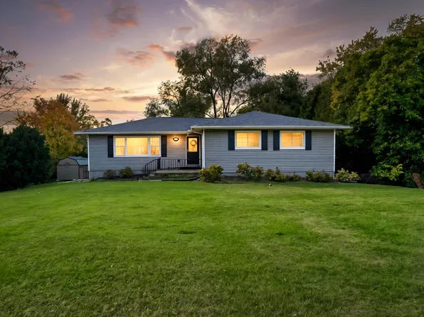 10710 Porter St, Crown Point, IN 46307