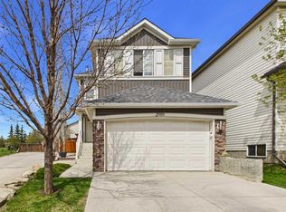 216 SE Covepark Grn NE, Calgary, AB T3K 6K9