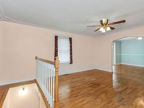 4th image of 1141 Olive St