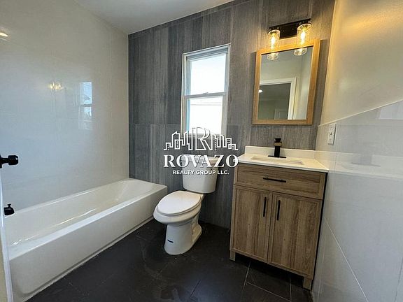3rd image of 19 Stuyvesant Ave #1