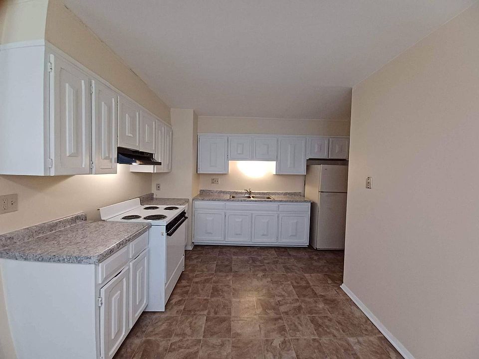 3311 Sun Valley Ter APT 11, Rockford, IL 61103 Zillow