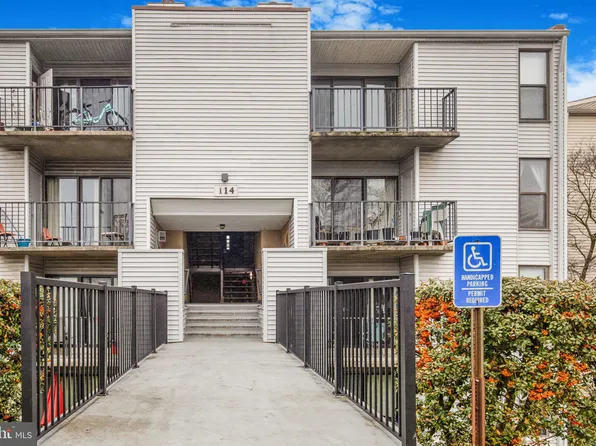 114 Duvall Ln APT 203, Gaithersburg, MD 20877