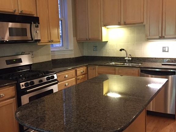 3rd image of 1145 W Drummond Pl APT 1