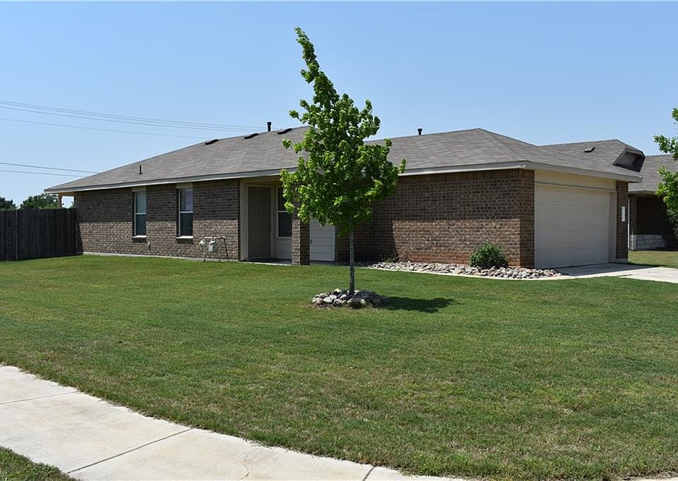 2nd image of 701 Encinita Dr