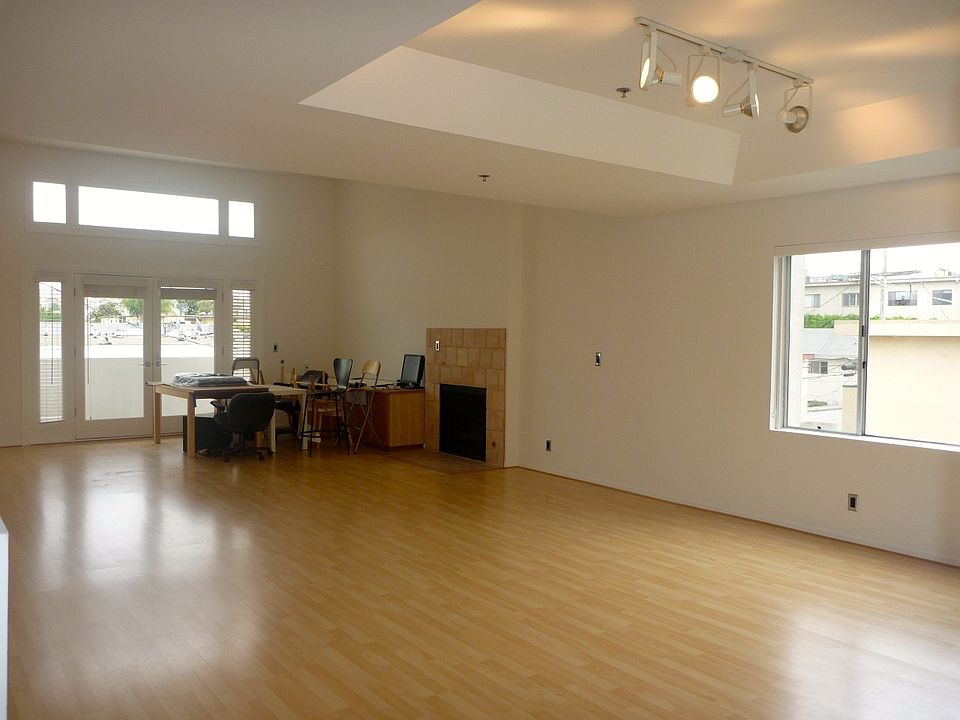 1st image of 1714 Barry Ave APT C