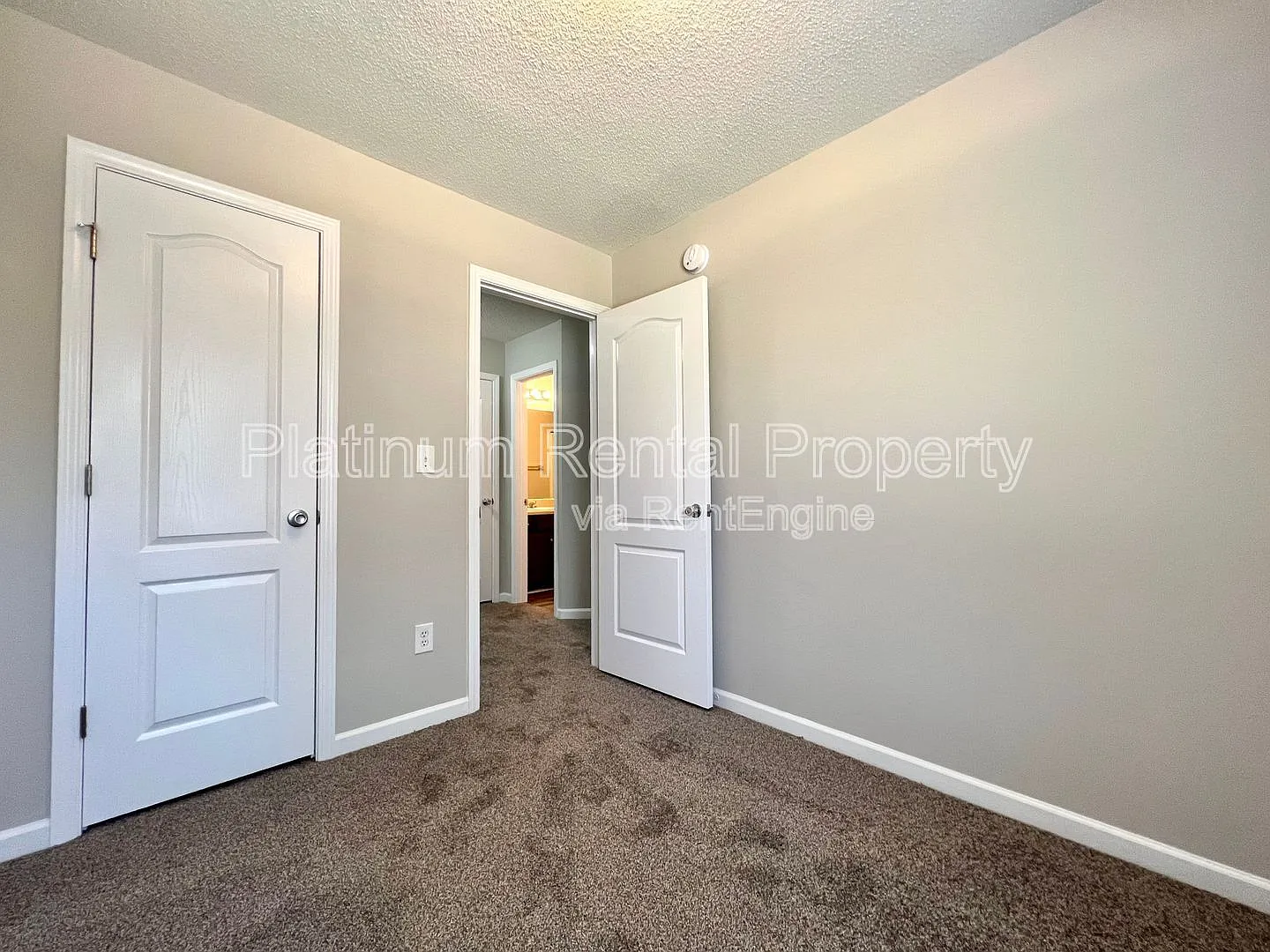 3 bed, 2.5 bath, 1544 sqft, $1,795 — Photo 3