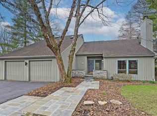 9031 Winthrop Dr, Cincinnati, OH 45249