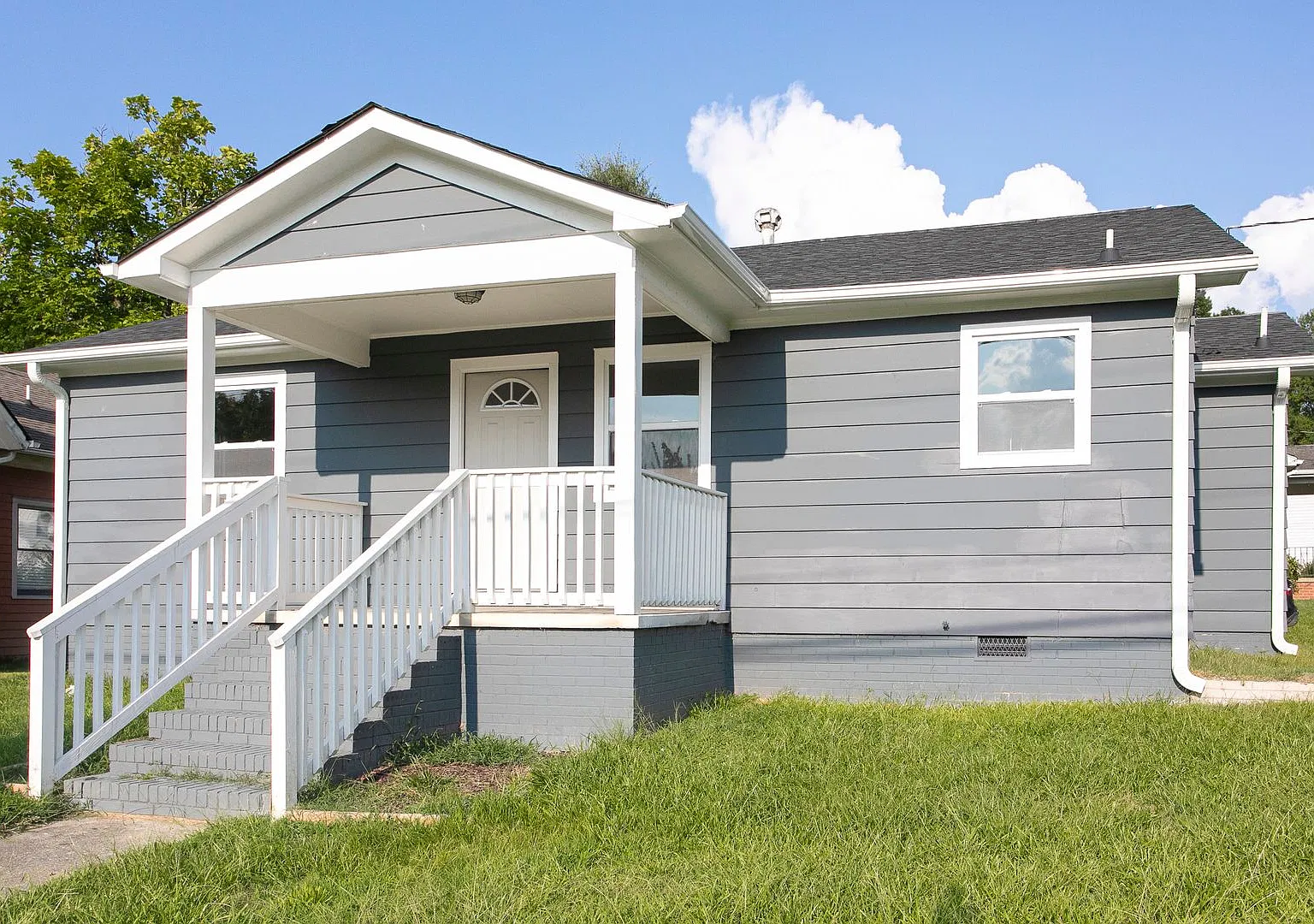 3 Bedroom/ 1 Bath home near downtown! Available in December! — Photo 1