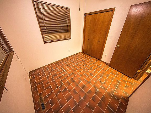 5th image of 1541 Harrison Ave