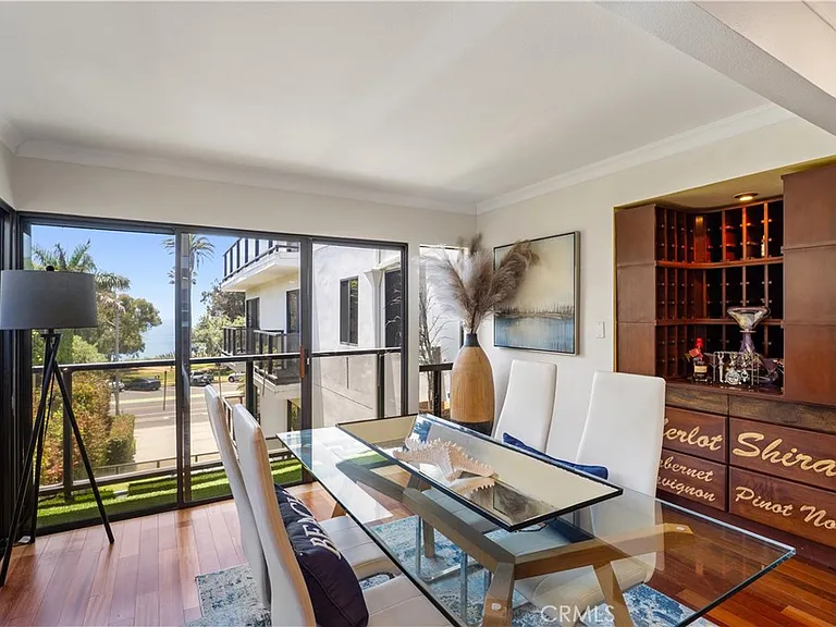 833 Ocean Ave #304 — Photo 4