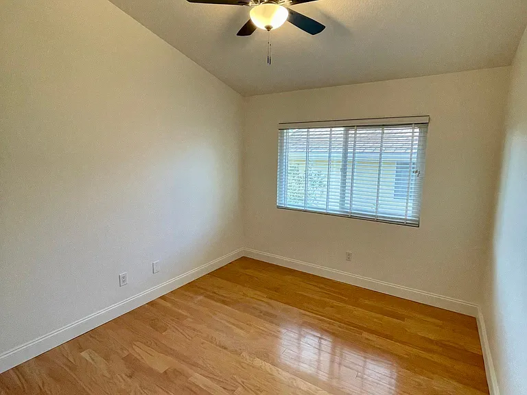 24939 Shoshone Dr — Photo 18