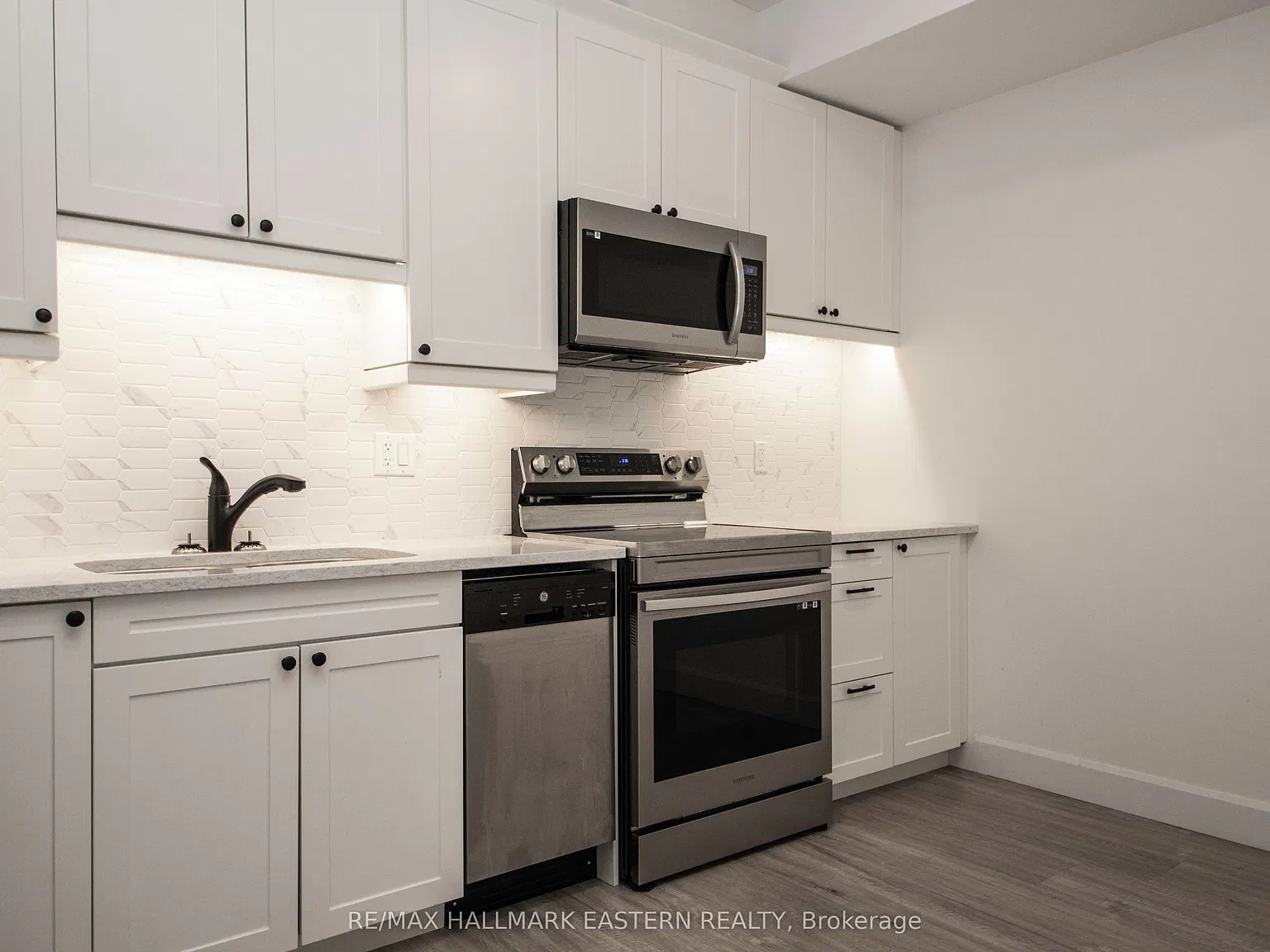 2 bed, $25,800 — Photo 2