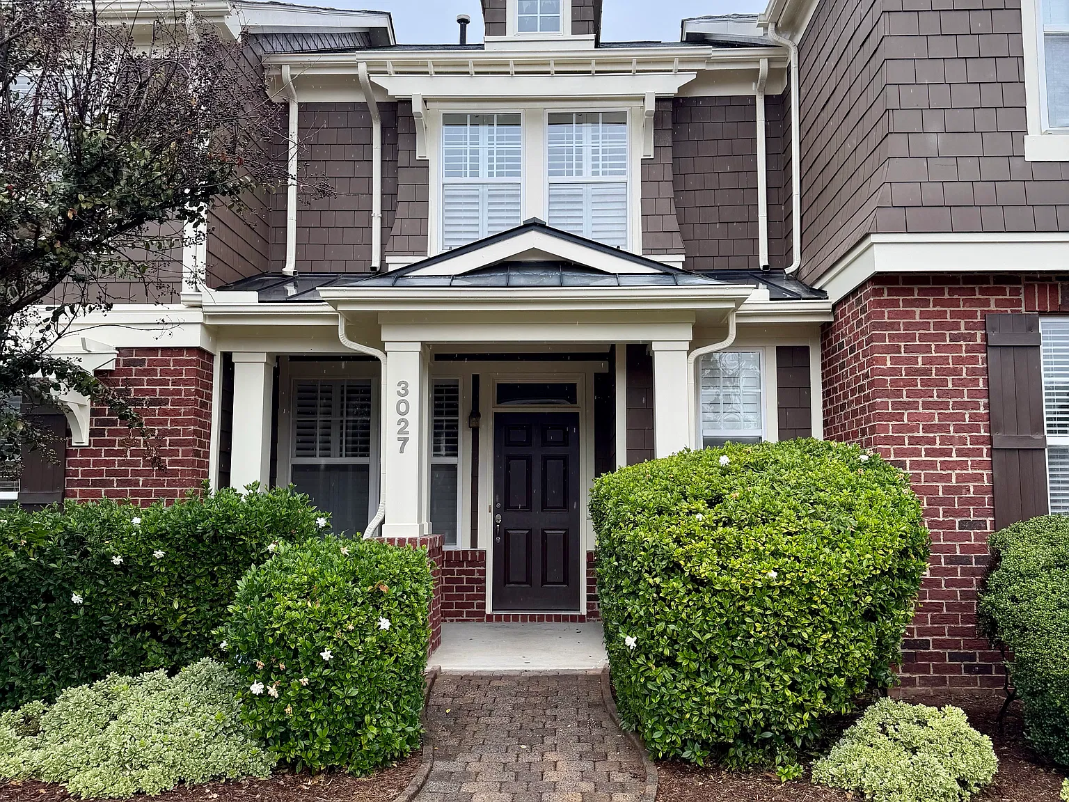 2 bed, 2.5 bath, 1470 sqft, $1,800 — Photo 1