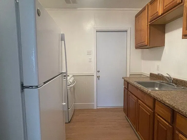 2762 & 2764 Lanning Ave — Photo 9