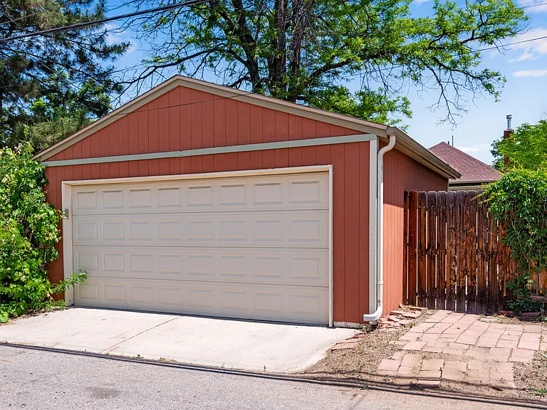 719 S Clarkson St — Photo 38