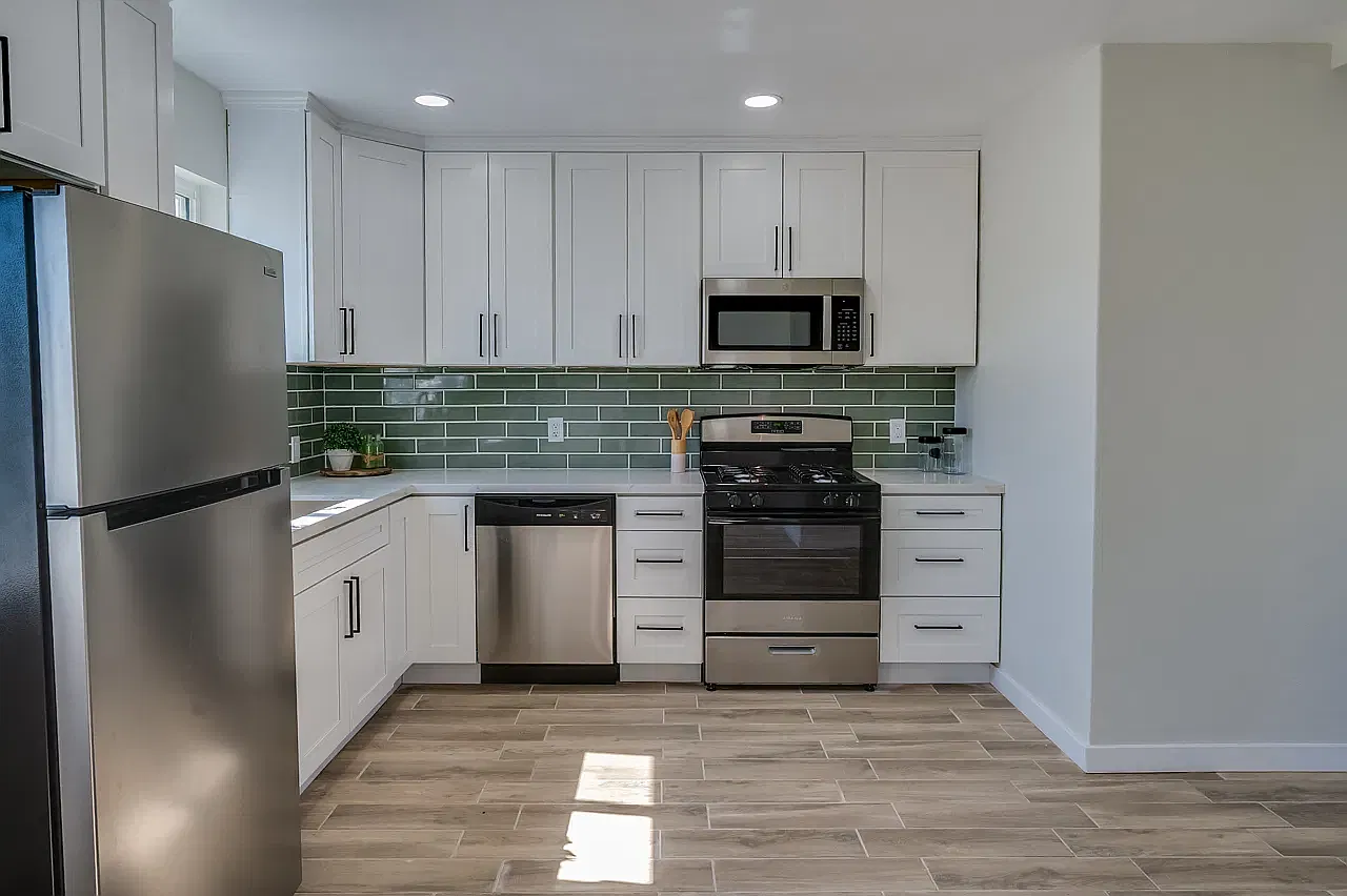1 bed, 650 sqft, $1,800 — Photo 2