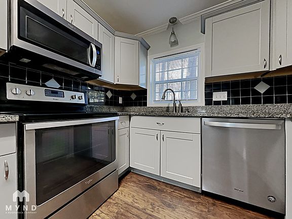 5th image of 4811 McAlpine Ln