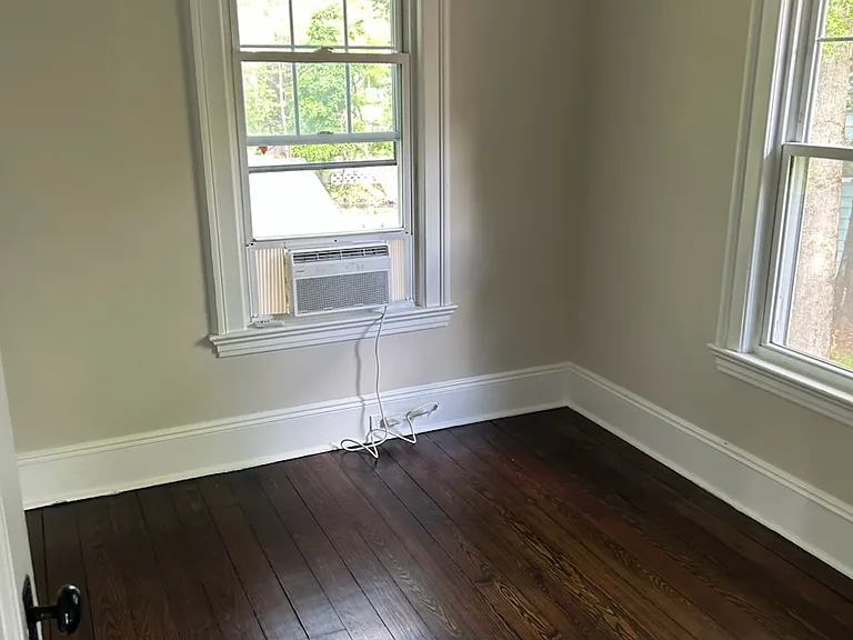 126 Grant Ave — Photo 17